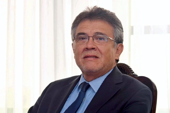 luis